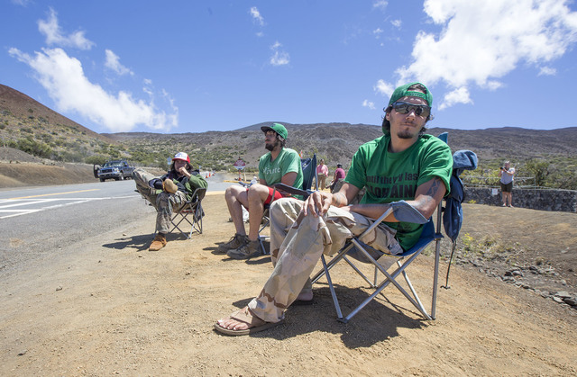 1862138_web1_TMT_Protesters_Remain_Still_on_Mauna_Kea_1.jpg