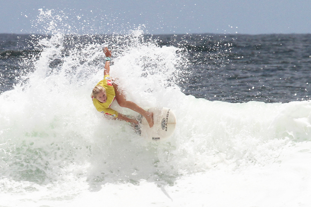 1916881_web1_ia_SurfProAm1795_JadeSteele_women.jpg