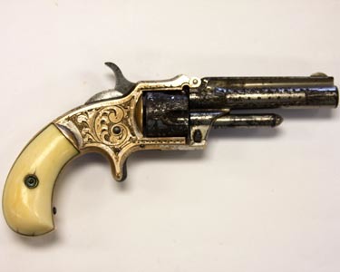 1976718_web1_antique-pistol.jpg