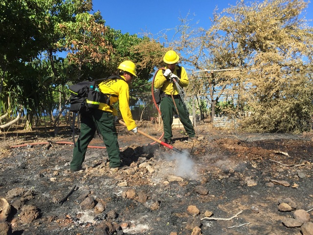 2019572_web1_NPS-firefighters-extinguish-hotspots-at-Puukohola-Heiau-NHS_mr.jpg