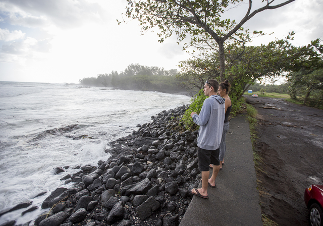 2399233_web1_Keaukaha_Flooding_2.jpg