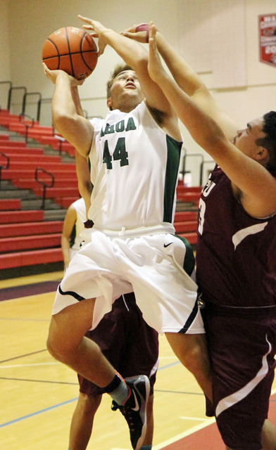 2578804_web1_pahoa-vs-kau-b-ball01.jpg