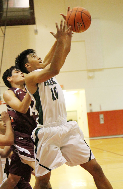 2578804_web1_pahoa-vs-kau-b-ball06.jpg