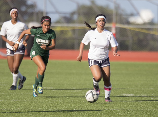 2587892_web1_Waiakea_vs_Konawaena_Girls_Soccer_2.jpg