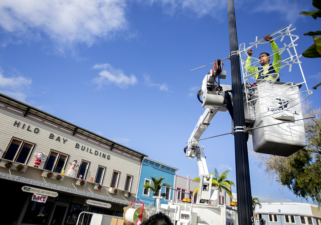 2619338_web1_Christmas_Lights_Installation_Downtown_2.jpg