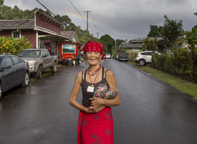 2695133_web1_Wailea_Village_Mochi_Pounding_2.jpg