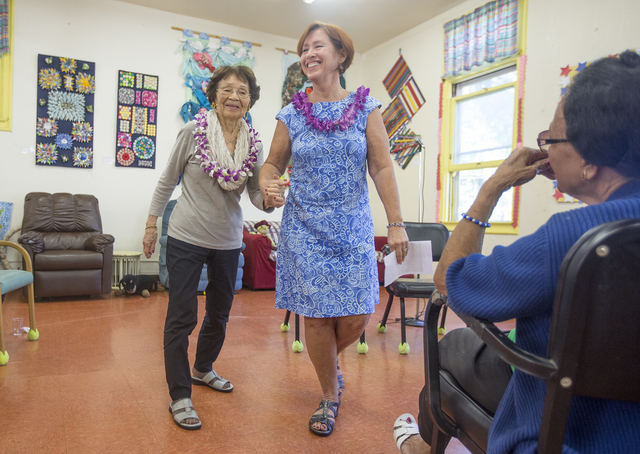 2803835_web1_Hawaii_Island_Aduct_Care_40th_Anniv_Celebration_1.jpg