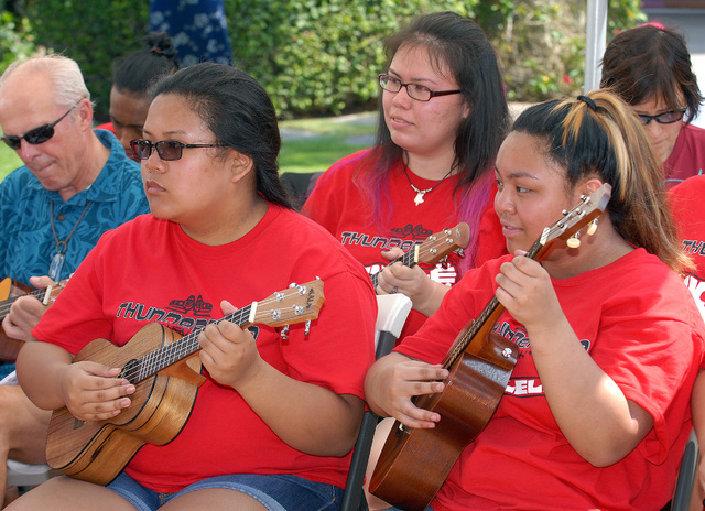 3083816_web1_Ukulele-Festival_0019.jpg