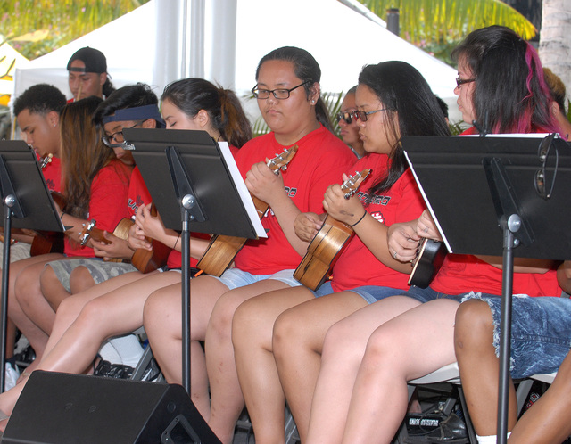 3083816_web1_Ukulele-Festival_0036.jpg