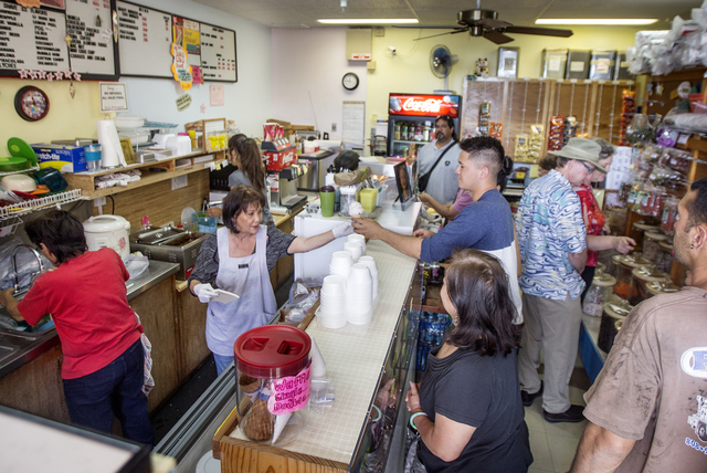 Hilo residents flock to Kawate Seed Shop before Saturday closing - West ...