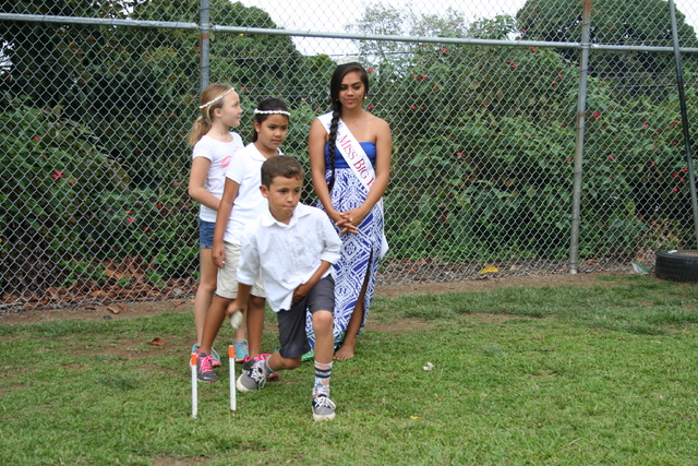 3392338_web1_Miss-Big-Island-plays-ulumaika-with-Makua-Lani-Students--1-.jpg