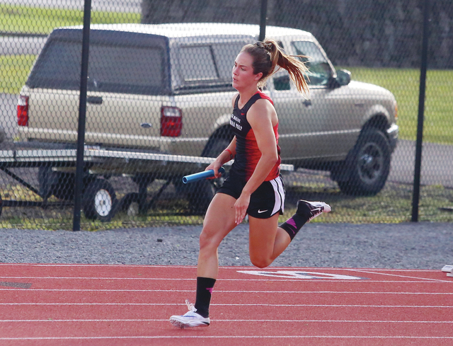 3415186_web1_1-Girls_4X100_Relay.jpg