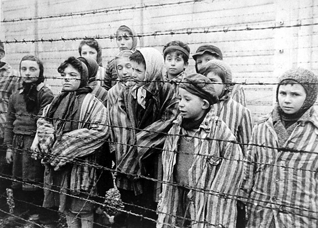 3694169_web1_Childen_Holocaust.jpeg