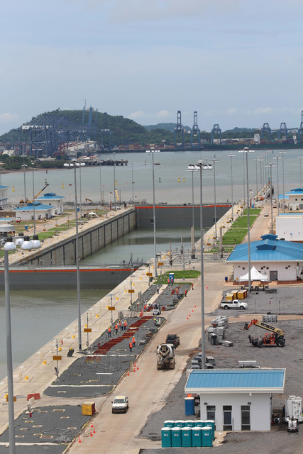 3715597_web1_PHOTO____WORLD_NEWS_PANAMACANAL_2_MI.jpg