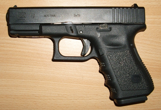 3728375_web1_GLOCK_19.jpg