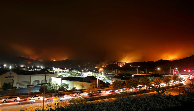 3880268_web1_PHOTO____US_NEWS_CALIF-WILDFIRE_2_LA.jpg