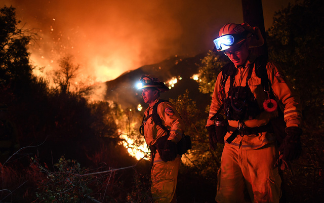 3880268_web1_PHOTO____US_NEWS_CALIF-WILDFIRE_5_LA.jpg