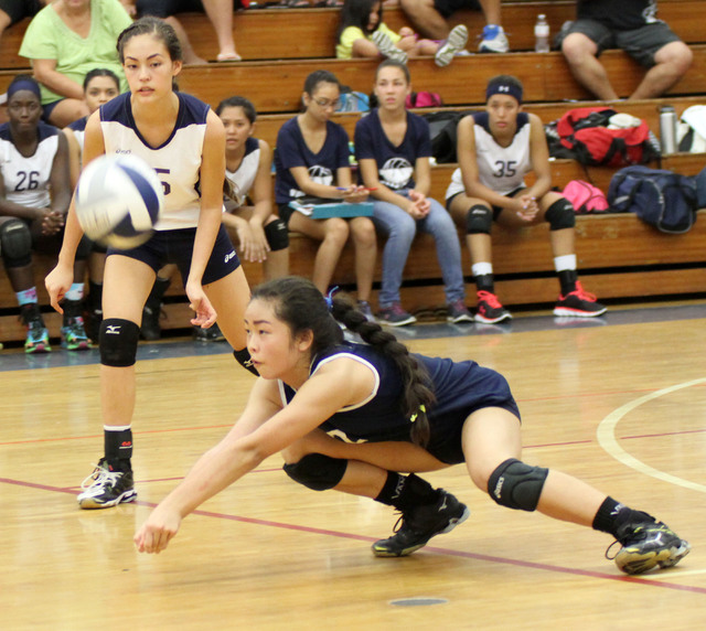 3963088_web1_hilo-vs-wai-v-ball03--2-.jpg