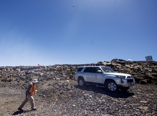 4234906_web1_TMT_Trial_Mauna_Kea_Site_Visit_1.jpg