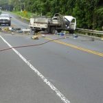 4239818_web1_truck-overturn-22016927153641791.jpg
