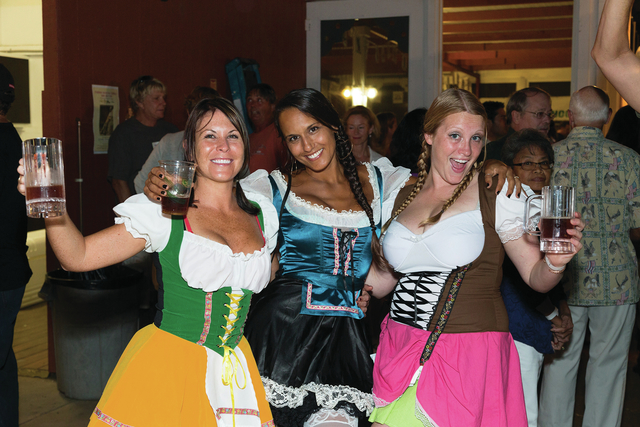 4297671_web1_Ethan_Tweedie_Photo_Oktoberfest-31201610892850959.jpg