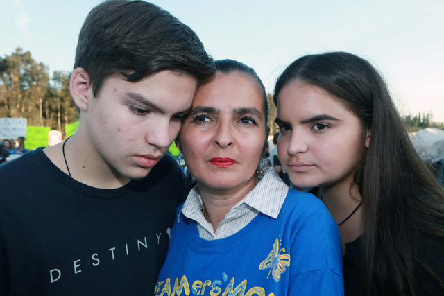 4502855_web1_PHOTO____US_NEWS_IMMIGRATION-FAMILY-DEPORTATION_3_MI.jpg