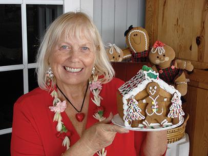 4553539_web1_suzannebearthgingerbreadhouse.jpg