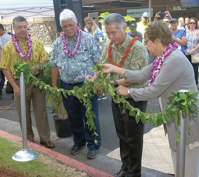 5095610_web1_Airport-Groundbreaking_0052.jpg