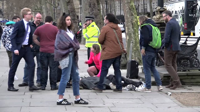 5097518_web1_Britain-Parliament-In_Cart-1-.jpg