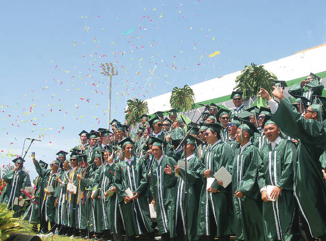 5386070_web1_Konawaena-Grad_0357.jpg