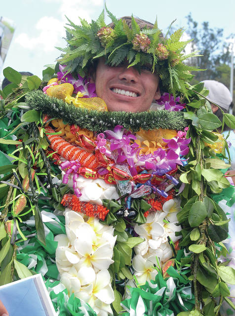 5386070_web1_Konawaena-Grad_0375.jpg