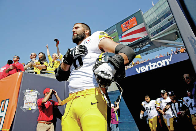 Steelers don't participate in national anthem except Alejandro Villanueva