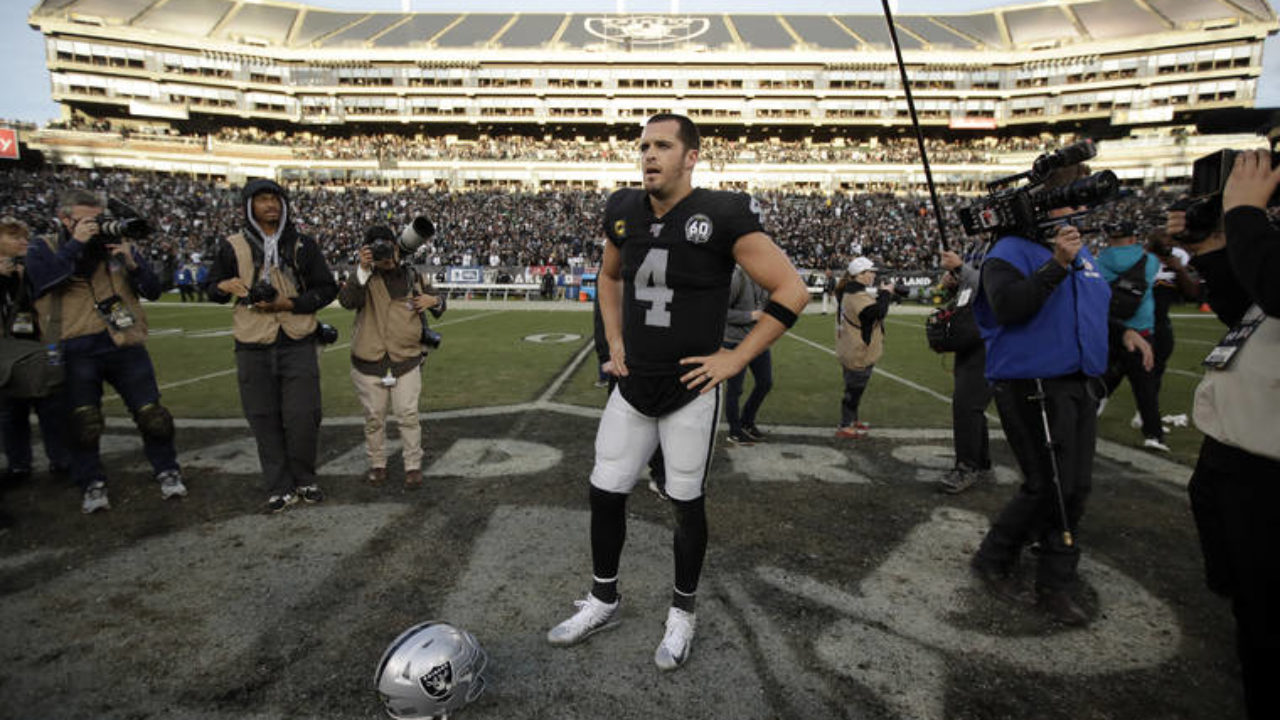 Raiders close out Oakland tenure with late-game collapse