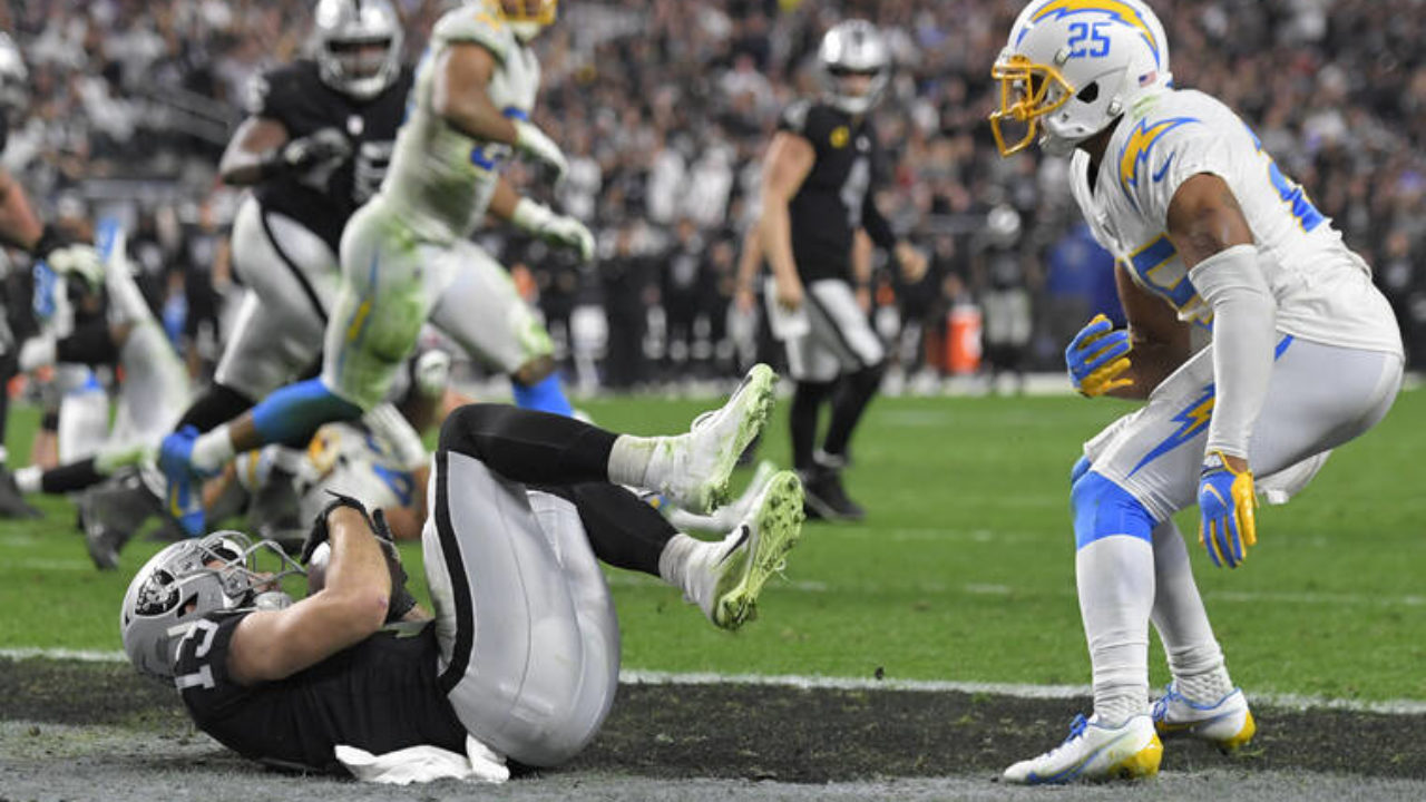 Daniel Carlson's field goal as overtime expires sends Raiders