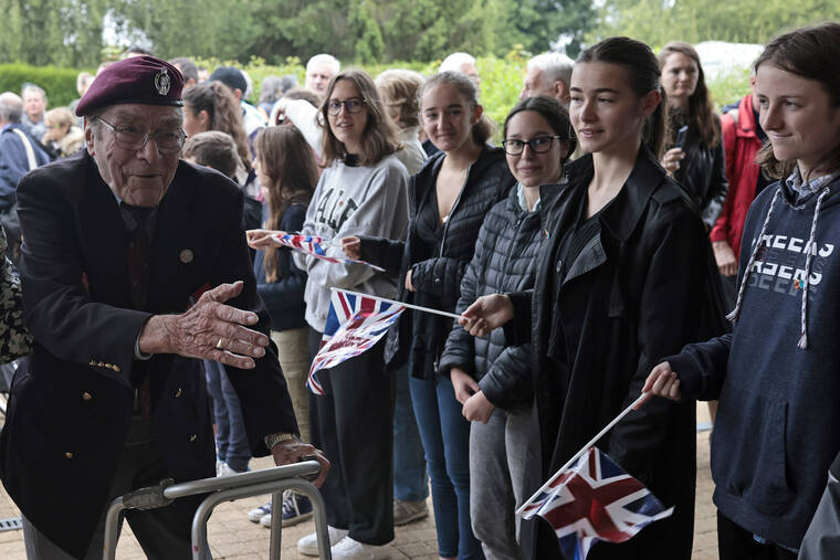 Crowds honor World War II veterans at Normandy D-Day celebrations