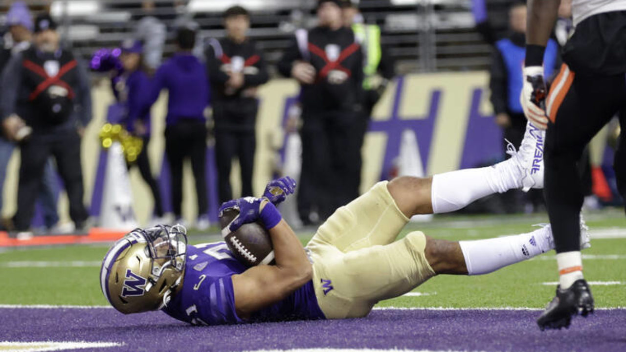 Washington knocks off No. 24 Oregon State 24-21 on late FG