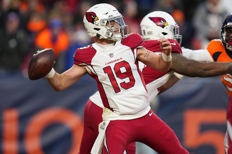 Brady, Bucs push for playoffs against struggling Cardinals