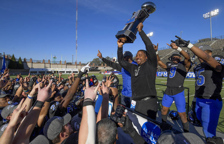 Memphis Beats Utah State 38-10 in SERVPRO First Responder Bowl - Utah State  University Athletics