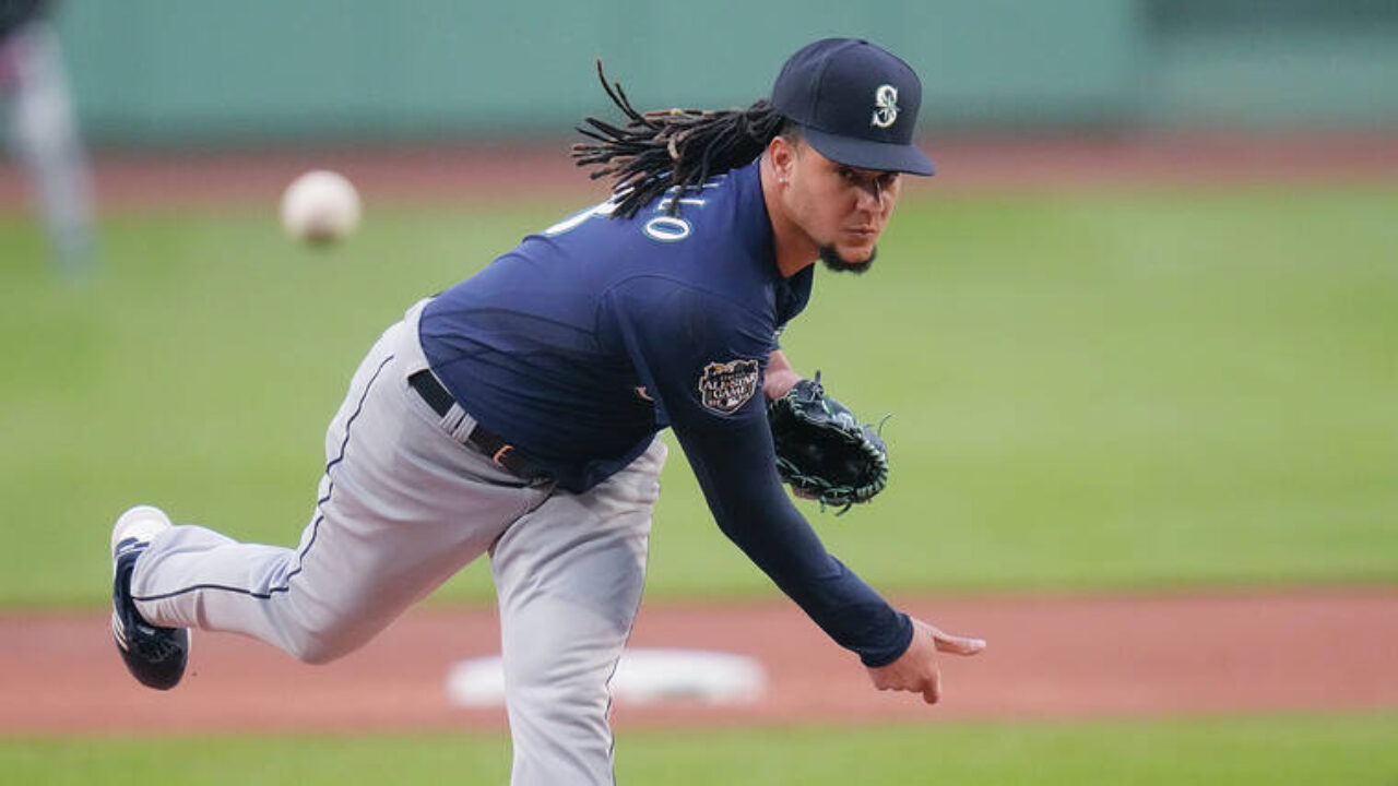 Red Sox homer three times off all-star Luis Castillo, beat Mariners 9-4