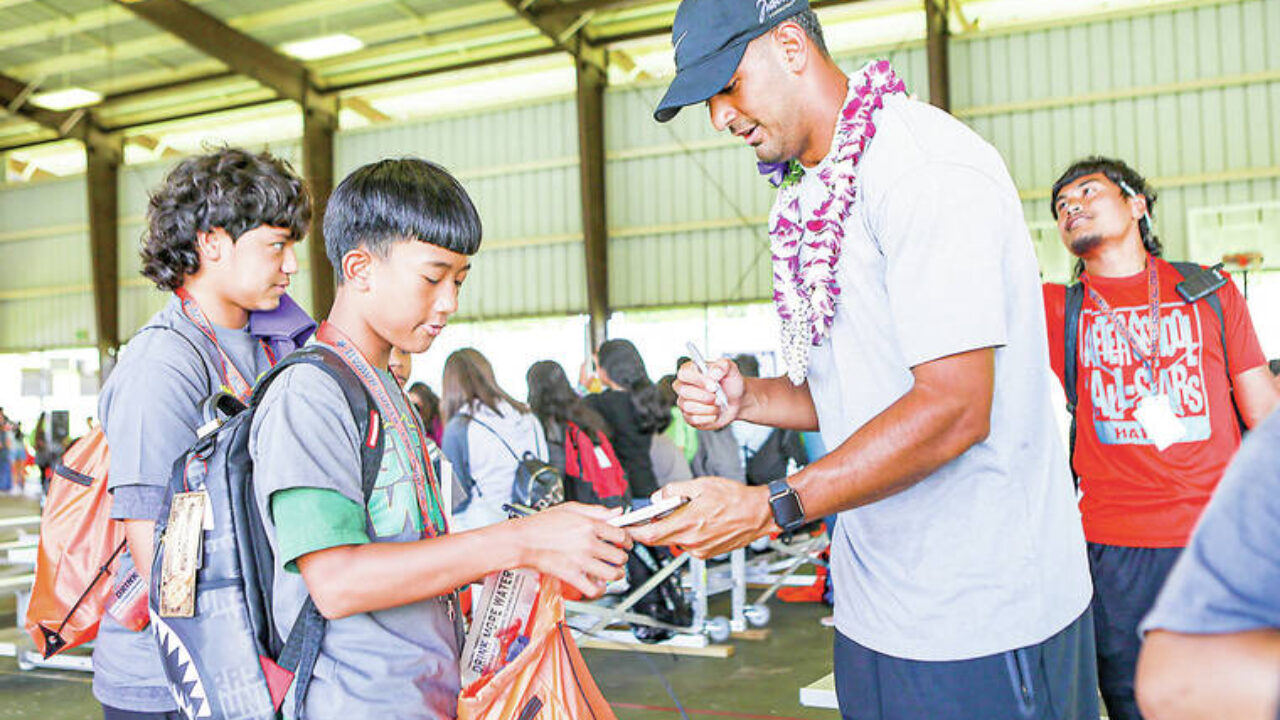 Hawaii's Marcus Mariota signs 2-year deal with Atlanta Falcons