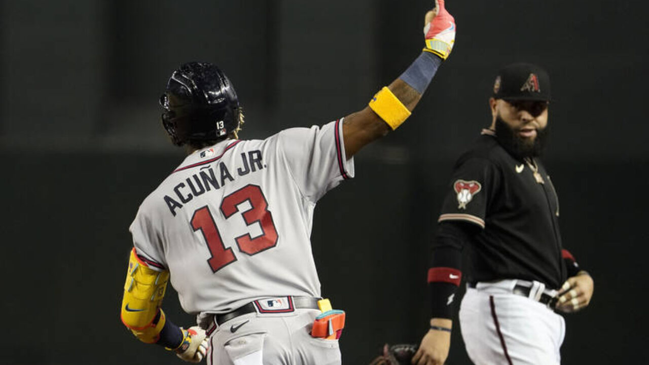 Ynoa gets 1st win, hit, RBI as Braves top Diamondbacks