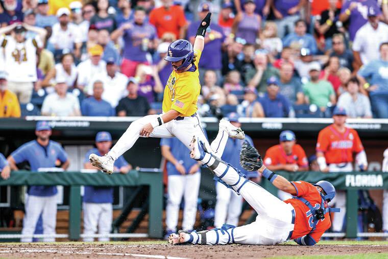 LSU wins 1st College World Series title since 2009, beating Florida 18-4  one day after 20-run loss
