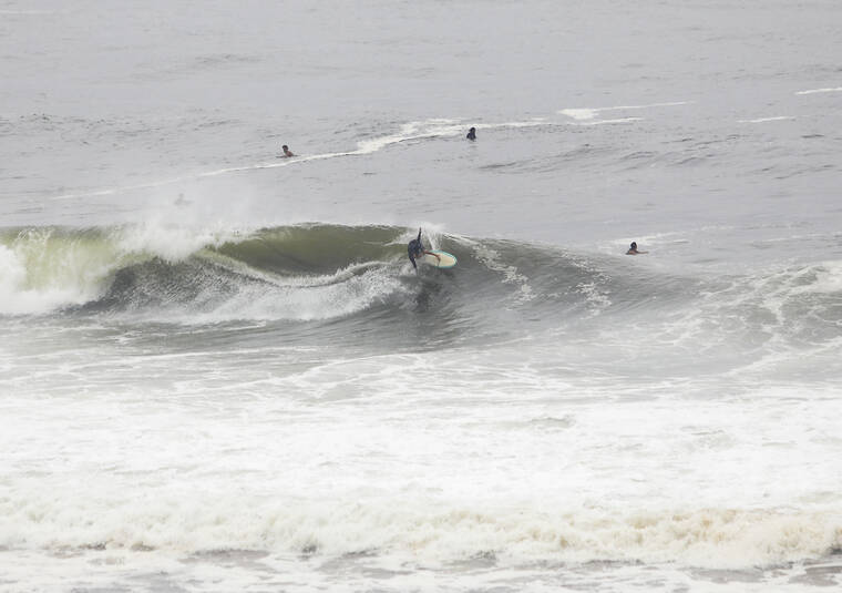 Kona unfazed by approaching storm - West Hawaii Today