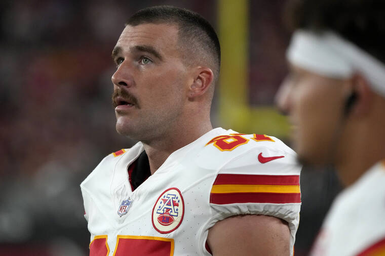 All-Pro TE Travis Kelce, Kansas City Chiefs agree to 4-year contract  extension 