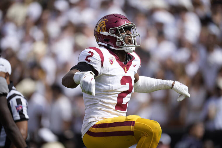 Williams ties career high with 6 TD passes, No. 8 USC withstands late  Colorado rally for 48-41 win - West Hawaii Today