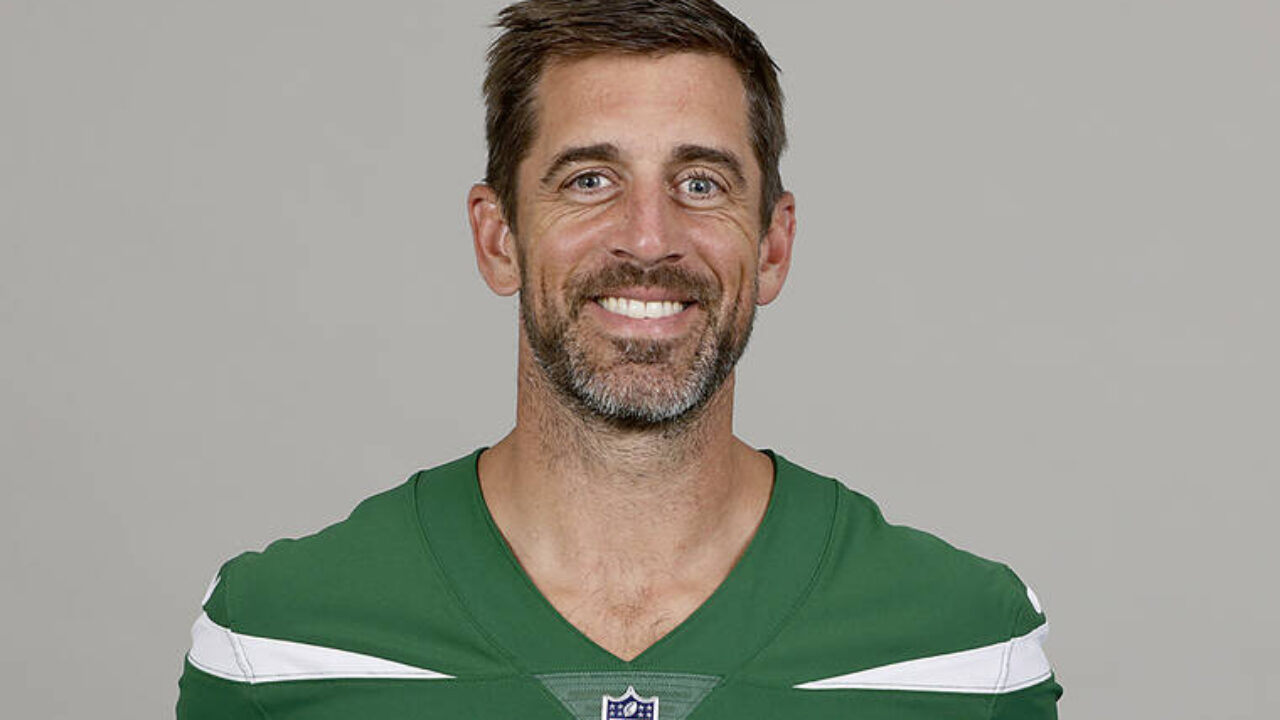 Jets QB Aaron Rodgers has a torn left Achilles tendon, AP source says