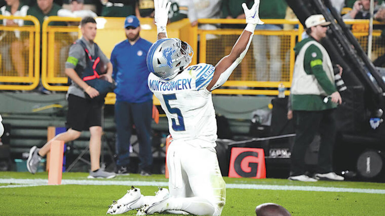 David Montgomery runs wild as Lions beat Packers 34-20 to take early  command of NFC North